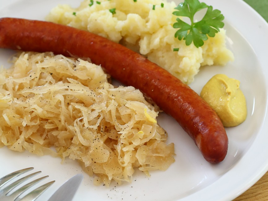 sauerkraut Backdate 4 Kohlwurst auf Sauerkraut mit Birnen sauerkraut Backdate 4 Kohlwurst auf Sauerkraut mit Birnen